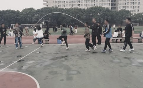 操場上作文