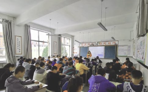 孩子上課總是愛(ài)動(dòng)愛(ài)說(shuō)話的正確做法