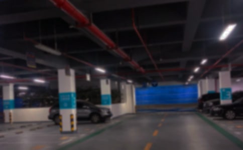 說沃爾瑪停車場出來后,不能左轉?有禁行標志嗎?