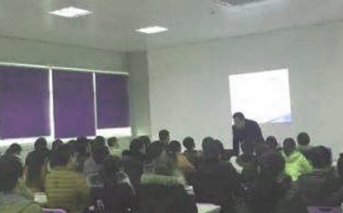 銀行大堂經(jīng)理競(jìng)聘演講稿15篇