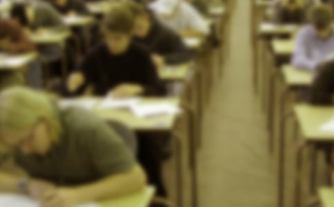 小學生期末考試廣播稿8篇