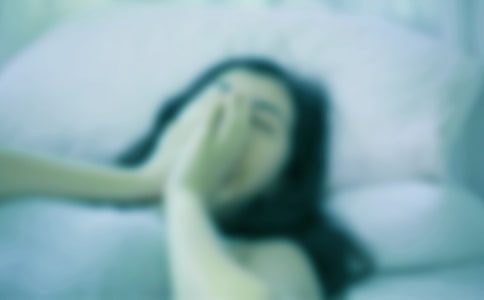 ��Ĭ��Ц��ʧ�߾���
